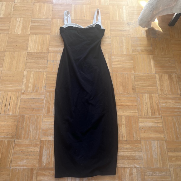 The Reformation Nelle Dress in Small EUC - Picture 5 of 6